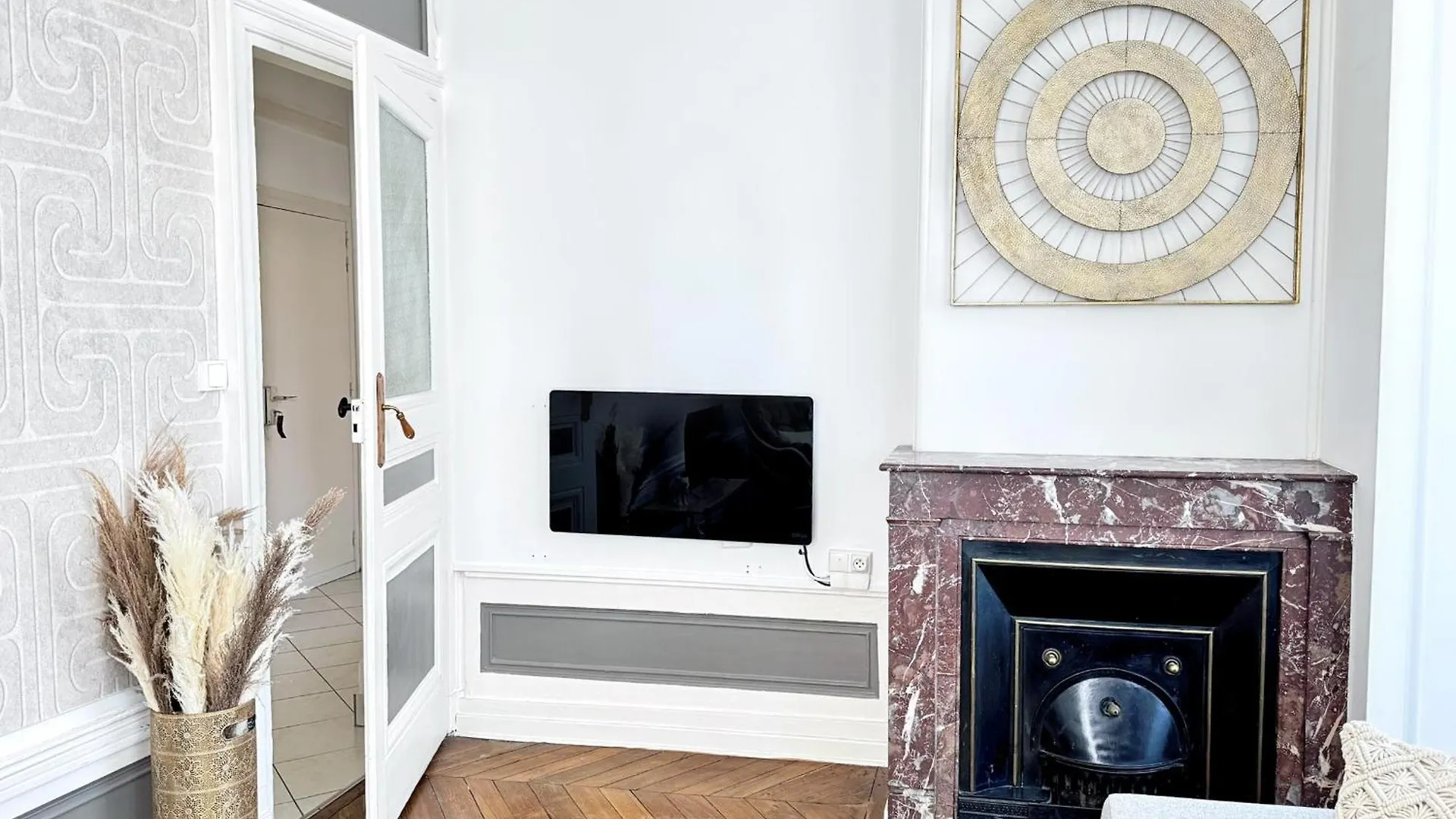 Suite Cinnabar Oullins Frankrike